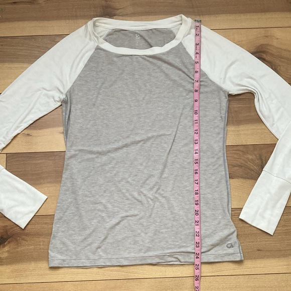 GapFit Breathe Long Sleeve Tee - Picture 5 of 9